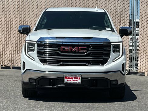 Used 2025 GMC Sierra 1500 SLT RWD image 9