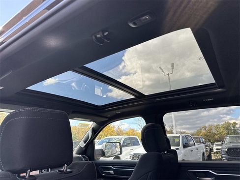 New 2026 RAM 1500 4x4 Crew Cab image 10