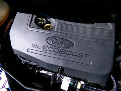 Used 2017 Ford Escape SE w/ Equipment Group 201A image 25