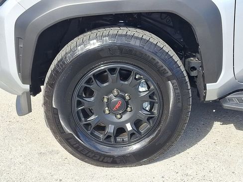 Used 2025 Toyota 4Runner TRD Off-Road Premium image 11