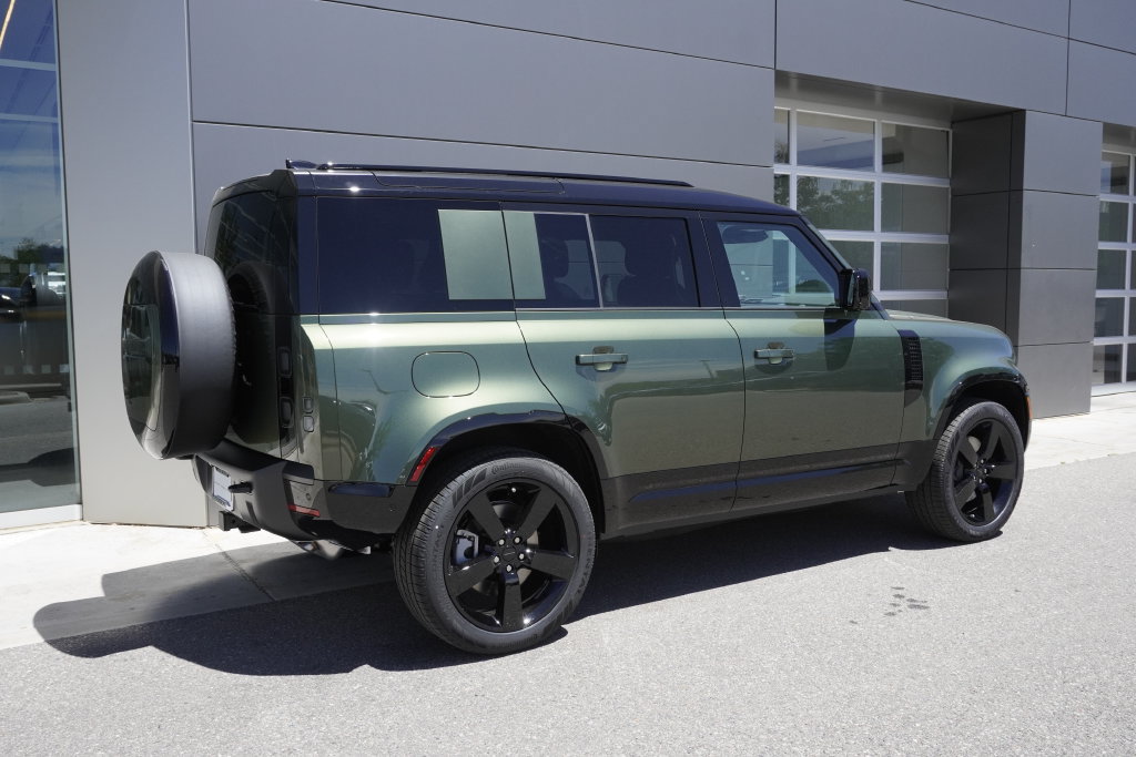 New 2026 Land Rover Defender 110 X-Dynamic SE AWD/4WD image 4