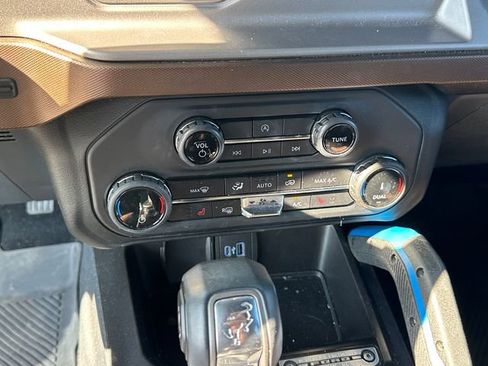 Used 2022 Ford Bronco Outer Banks image 22