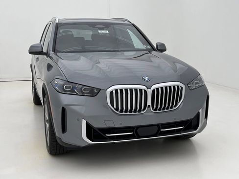 New 2026 BMW X5 xDrive50e w/ Climate Comfort Package image 3