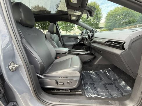 Used 2023 Volkswagen ID.4 Pro S RWD image 26