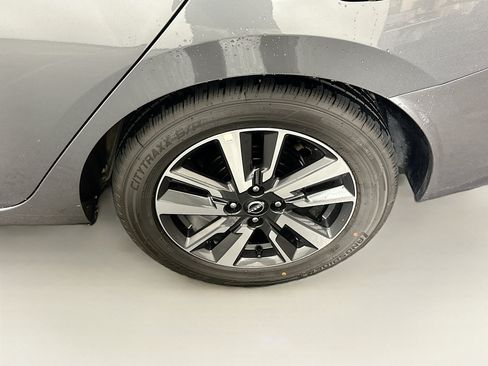 Used 2025 Nissan Versa SV FWD image 11