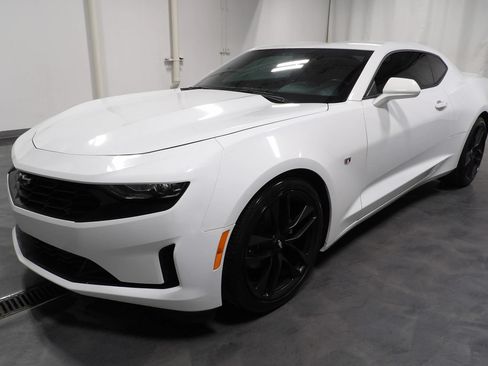 Used 2021 Chevrolet Camaro LT w/ RS Package RWD image 4
