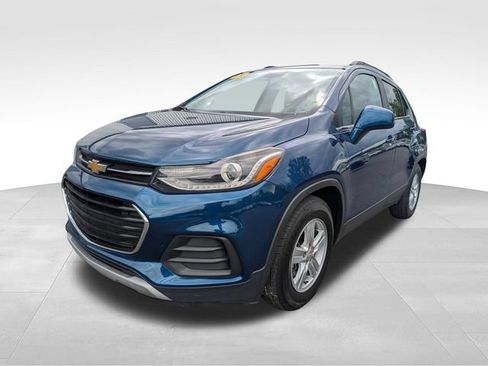 Used 2019 Chevrolet Trax LT FWD image 3