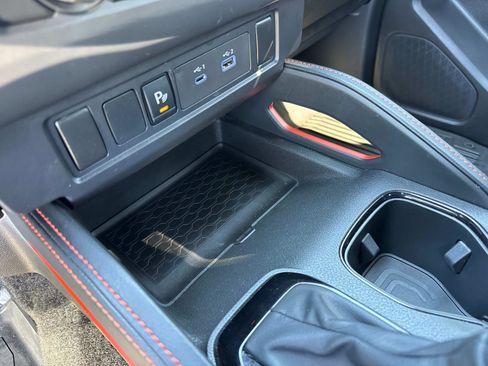 Used 2023 Nissan Frontier PRO-4X w/ Technology Package AWD/4WD image 27