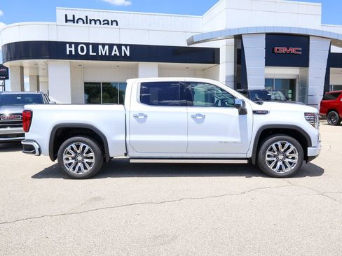 New 2026 GMC Sierra 1500 Denali w/ Denali Reserve Package AWD/4WD image 2