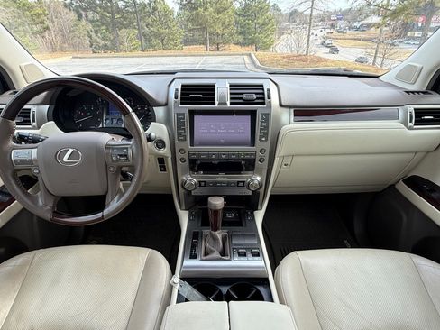 Used 2016 Lexus GX 460 w/ Premium Package image 22