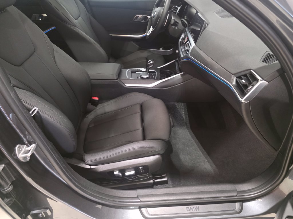Used 2021 BMW 330e xDrive w/ Premium Package AWD/4WD image 12