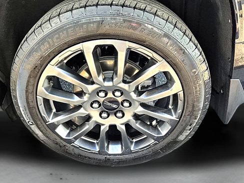 Used 2023 GMC Acadia Denali w/ Black Diamond Edition AWD/4WD image 28