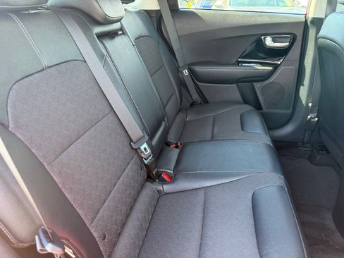 Used 2022 Kia Niro LXS FWD image 26