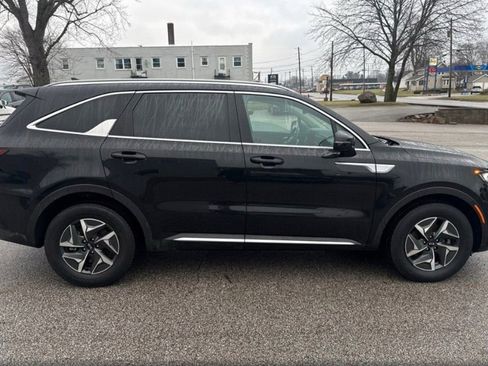 Used 2021 Kia Sorento S image 4