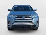 Used 2019 Toyota Highlander XLE image 2