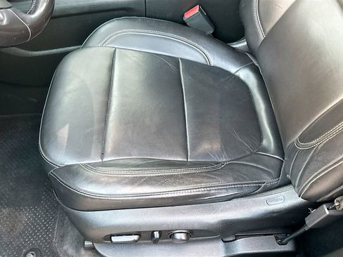 Used 2018 Chevrolet Traverse LT FWD image 21