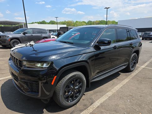 New 2026 Jeep Grand Cherokee L 4WD image 1