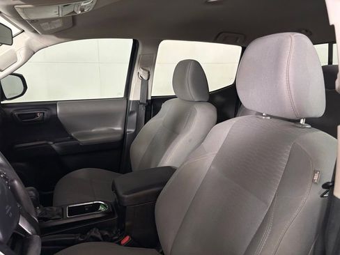 Used 2018 Toyota Tacoma SR w/ SR Convenience Package AWD/4WD image 16