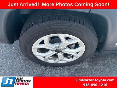 Used 2025 Jeep Compass Sport AWD/4WD image 8