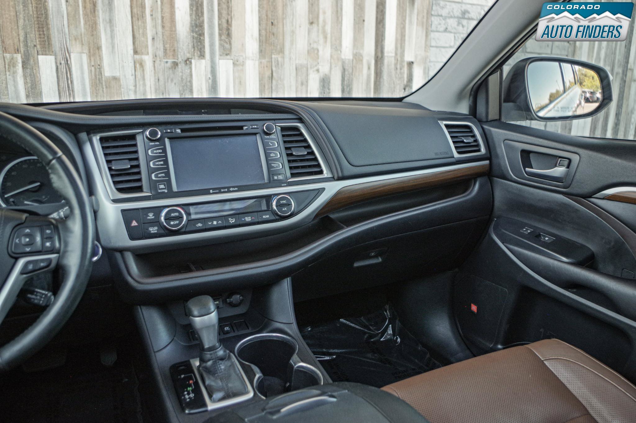 Used 2019 Toyota Highlander Limited Platinum AWD/4WD image 17