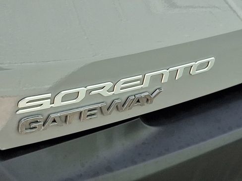 Used 2023 Kia Sorento S w/ Panoramic Sunroof Package AWD/4WD image 33