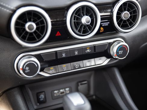 Used 2025 Nissan Sentra SV image 13