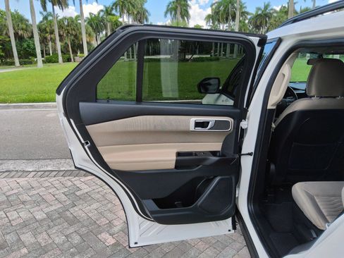 Used 2020 Ford Explorer XLT RWD image 31