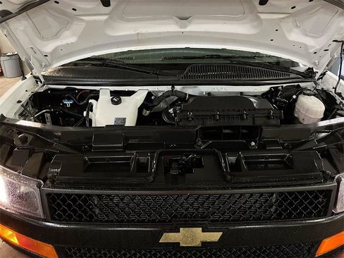 Used 2024 Chevrolet Express 2500 w/ Driver Convenience Package image 27