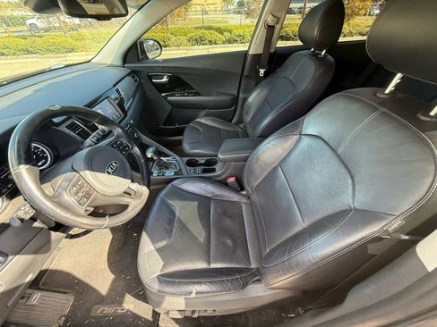 Used 2018 Kia Niro EX w/ EX Premium Package image 11
