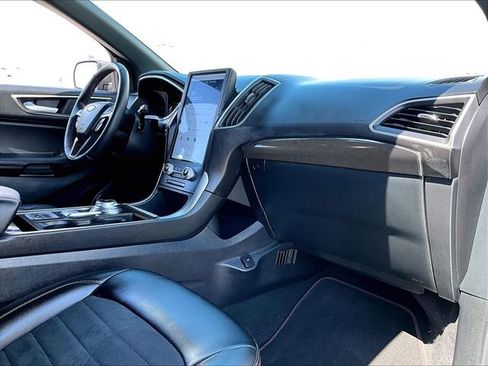 Used 2021 Ford Edge ST-Line image 14
