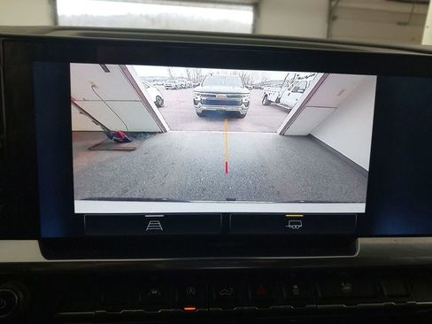 Used 2024 Chevrolet Silverado 1500 LT image 6