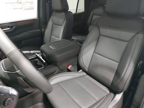New 2026 GMC Yukon Denali w/ LPO, Floor Liner Package image 17