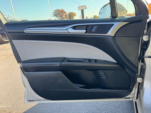 Used 2017 Ford Fusion S image 15