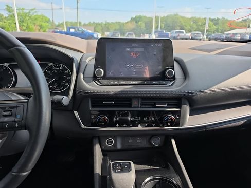 Used 2023 Nissan Rogue SV w/ SV Premium B Package AWD/4WD image 12
