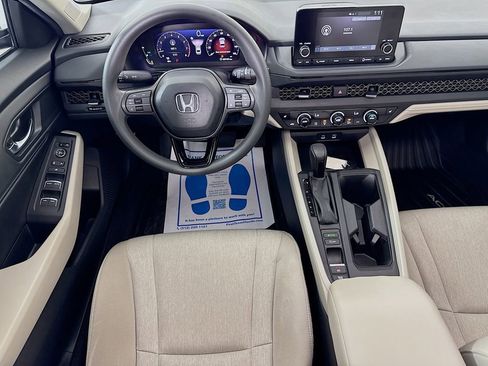 Used 2025 Honda Accord SE image 30