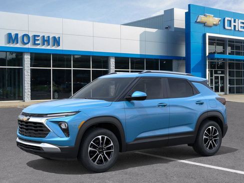 New 2026 Chevrolet TrailBlazer LT w/ Driver Confidence Package image 2