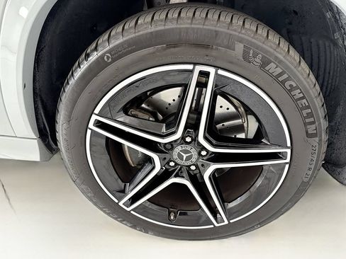 Certified 2024 Mercedes-Benz GLS 450 4MATIC image 32