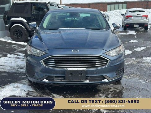 Used 2019 Ford Fusion SE image 2