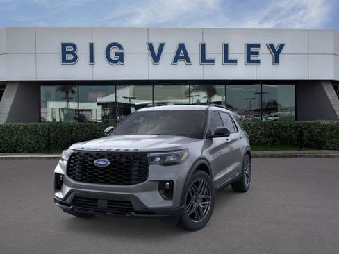 New 2026 Ford Explorer ST-Line w/ ST-Line Street Pack RWD image 2