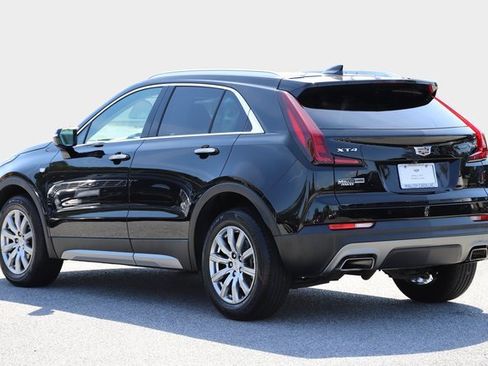 Used 2022 Cadillac XT4 Premium Luxury w/ Safety Alert Package image 3