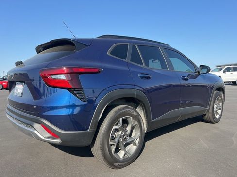 Certified 2024 Chevrolet Trax LT w/ LT Convenience Package image 5