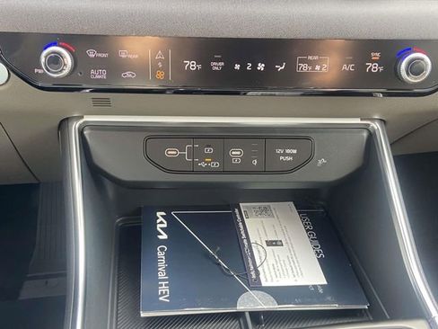 New 2026 Kia Carnival EX FWD image 19