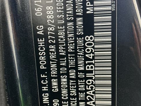 Used 2018 Porsche Macan AWD/4WD image 52