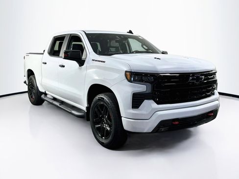 Used 2023 Chevrolet Silverado 1500 RST w/ Redline Edition AWD/4WD image 3