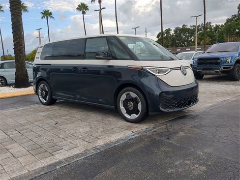 New 2025 Volkswagen ID. Buzz Pro S Plus image 2