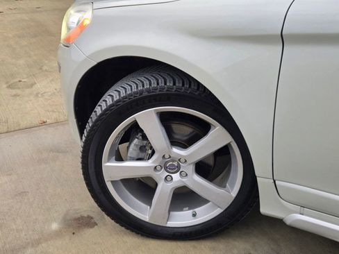 Used 2013 Volvo XC60 T6 R-Design Platinum image 40