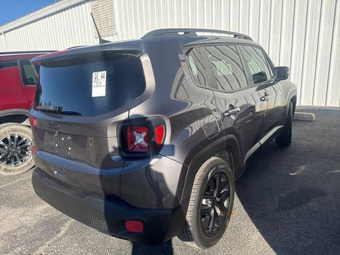 Used 2018 Jeep Renegade Altitude w/ UConnect 8.4 Nav Group image 6