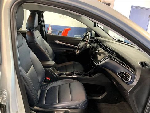 Used 2023 Chevrolet Bolt EUV Premier FWD image 11