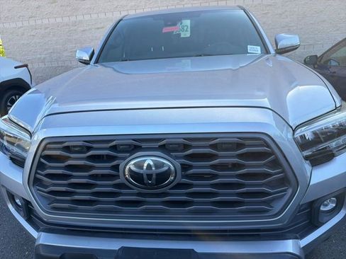 Used 2020 Toyota Tacoma TRD Off-Road w/ Technology Package RWD image 19