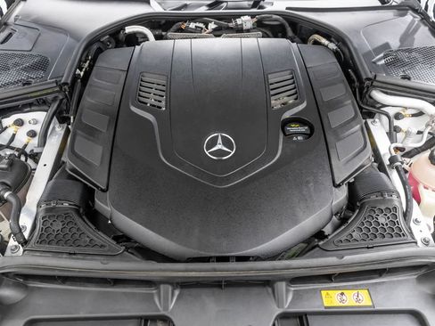 Used 2025 Mercedes-Benz S 580 4MATIC Sedan image 9
